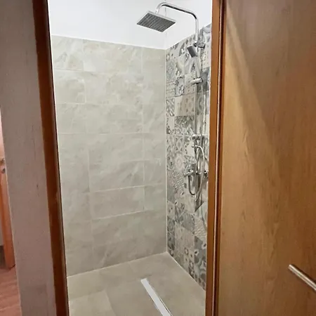 Cozy Fully Furnished With Garden Appartement *